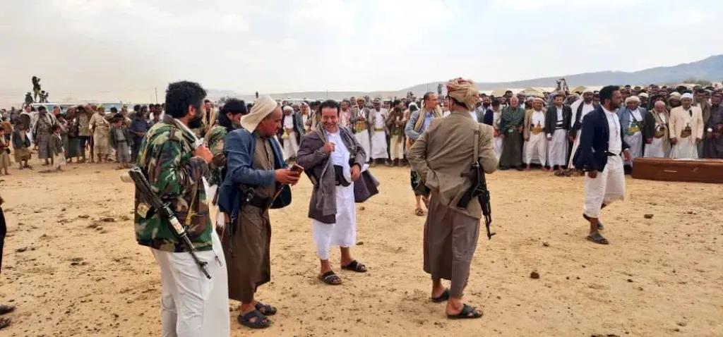 مليشيا الحوثي تٌغذي صراعًا قبليًا في عمران: مقتل شيخ قبلي واندلاع اشتباكات عنيفة